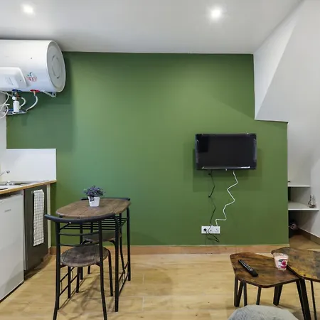 Apartment Chic Cosy With Parking