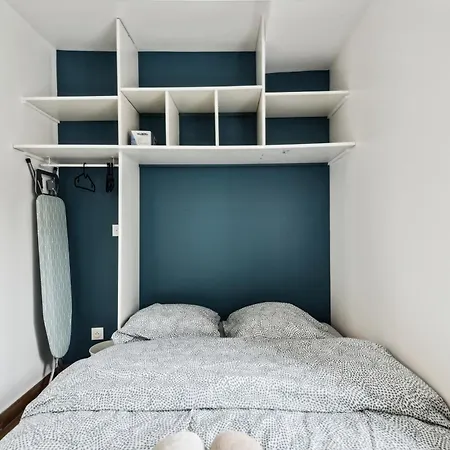 Chic Cosy With Parking Apartment